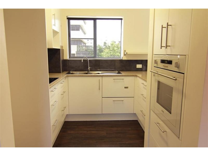 2/23 Maltman Street ‘Cascades’, Kings Beach QLD 4551