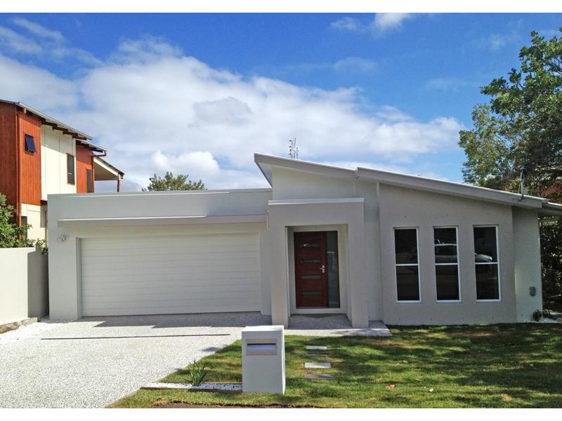 9 Ann Street, Dicky Beach QLD 4551