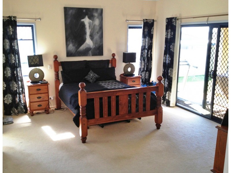 4 Eastern Rise, Little Mountain QLD 4551