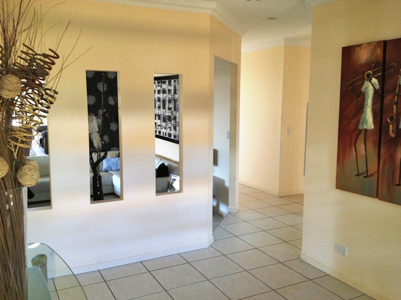 4 Eastern Rise, Little Mountain QLD 4551