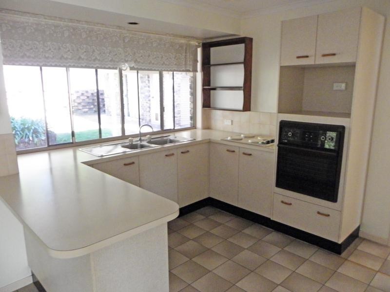 16 Brolga Court, Little Mountain QLD 4551