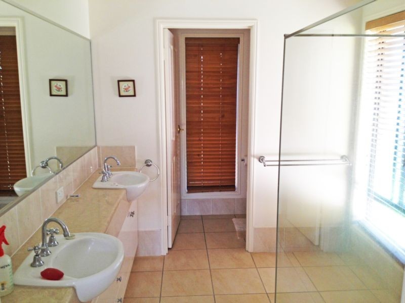 2 Gillingham Place, Pelican Waters QLD 4551