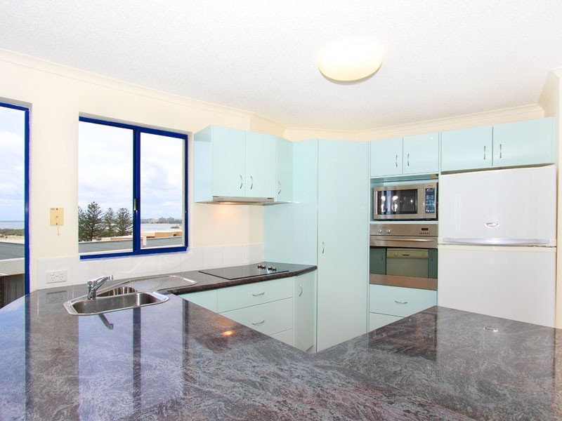 7/5 Latona Avenue, Caloundra QLD 4551