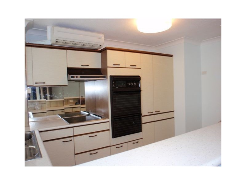 2/46 Warne Terrace, Kings Beach QLD 4551