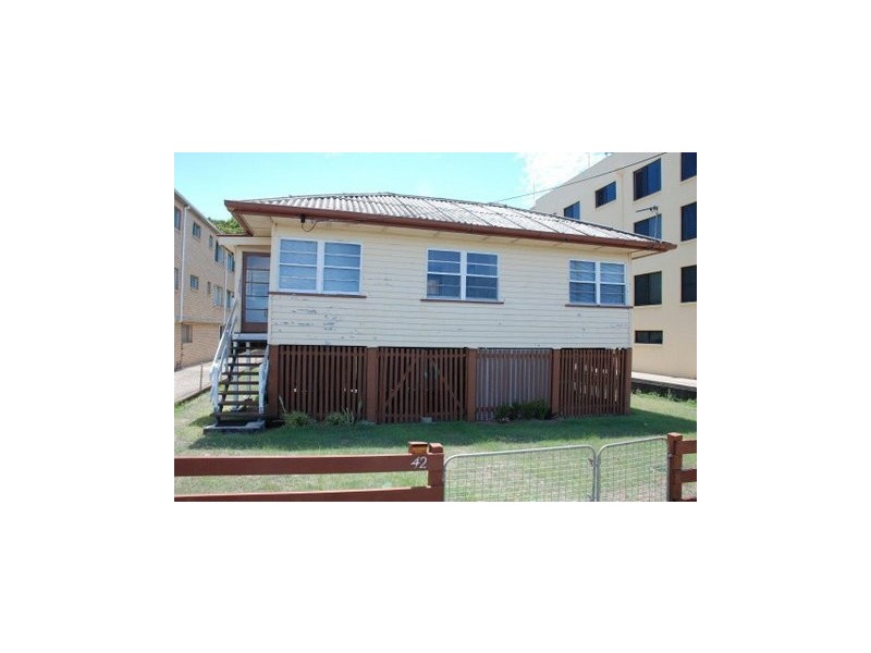 42 Esplanade, Golden Beach QLD 4551