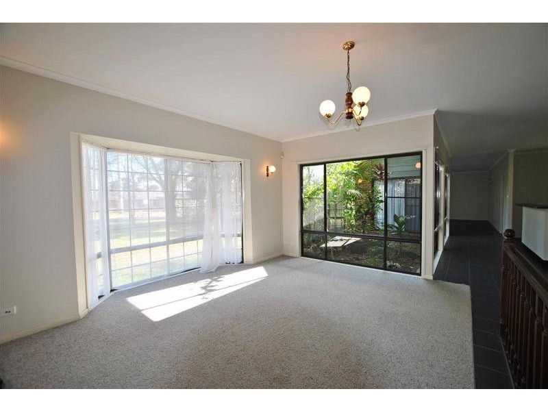 16 Casuarina Drive, Little Mountain QLD 4551