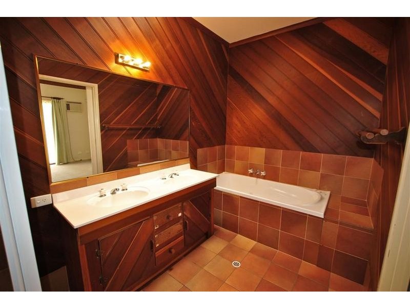 16 Casuarina Drive, Little Mountain QLD 4551