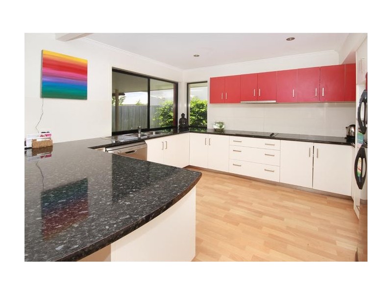 8 Domatia Place, Meridan Plains QLD 4551