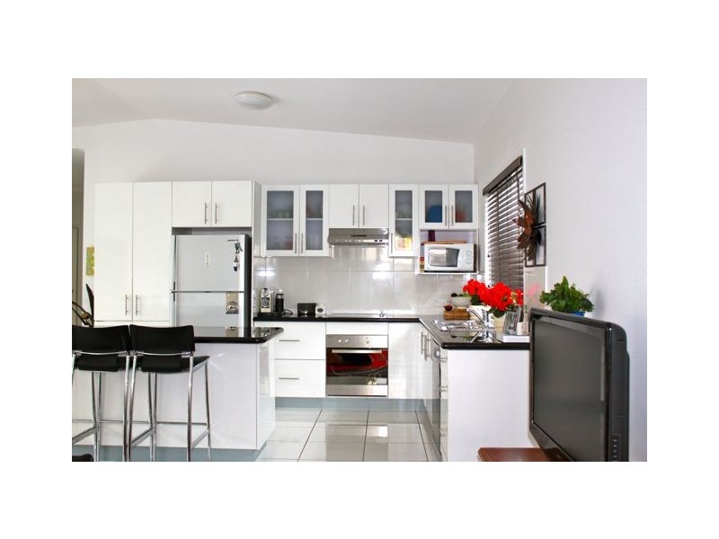 17 Barrine Crescent, Caloundra West QLD 4551