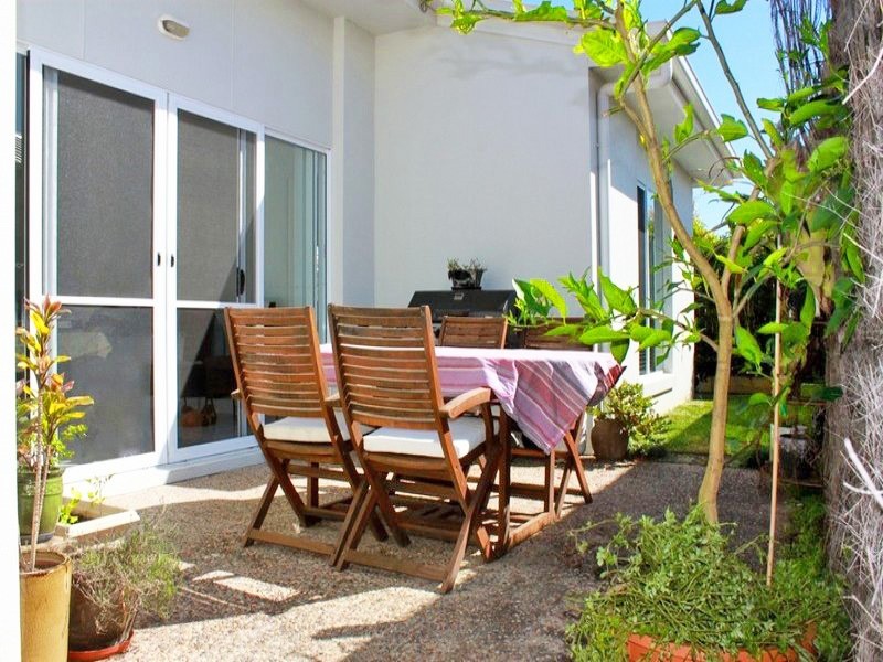 17 Barrine Crescent, Caloundra West QLD 4551