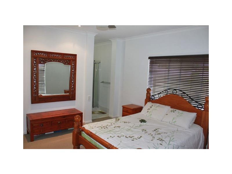 17 Barrine Crescent, Caloundra West QLD 4551