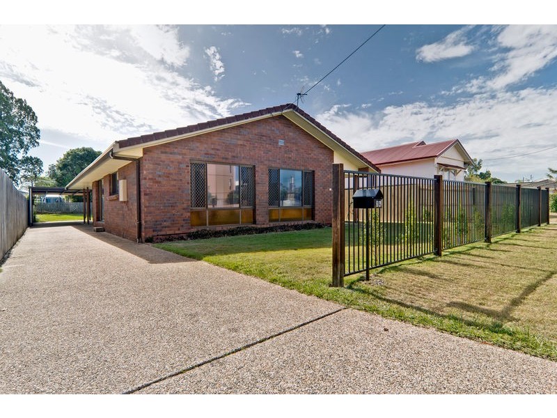 24 Taylor Avenue, Golden Beach QLD 4551