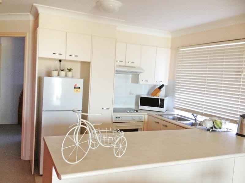 6/10 Mahia Terrace, Kings Beach QLD 4551