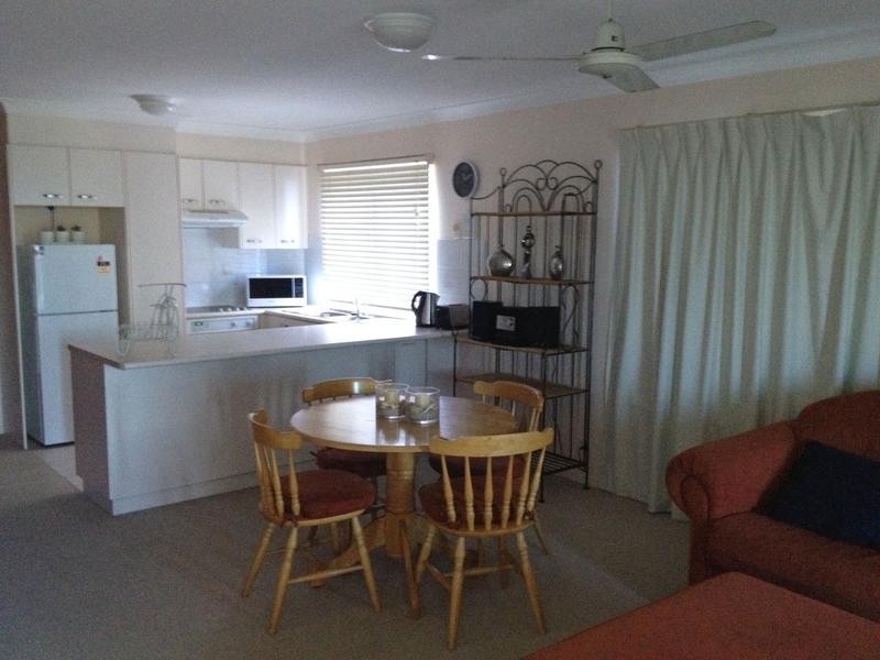 6/10 Mahia Terrace, Kings Beach QLD 4551