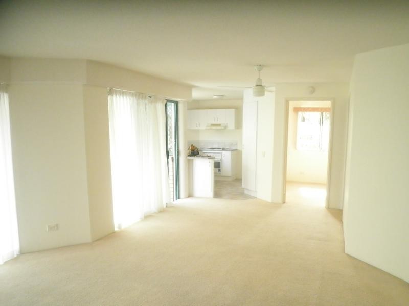 2/12 Mahia Terrace, Kings Beach QLD 4551