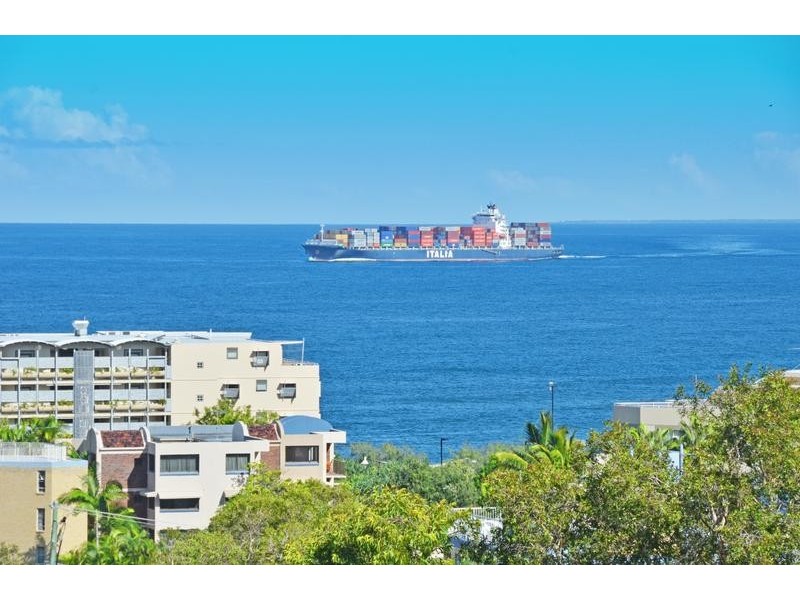 1/8 Queen Street, Kings Beach QLD 4551