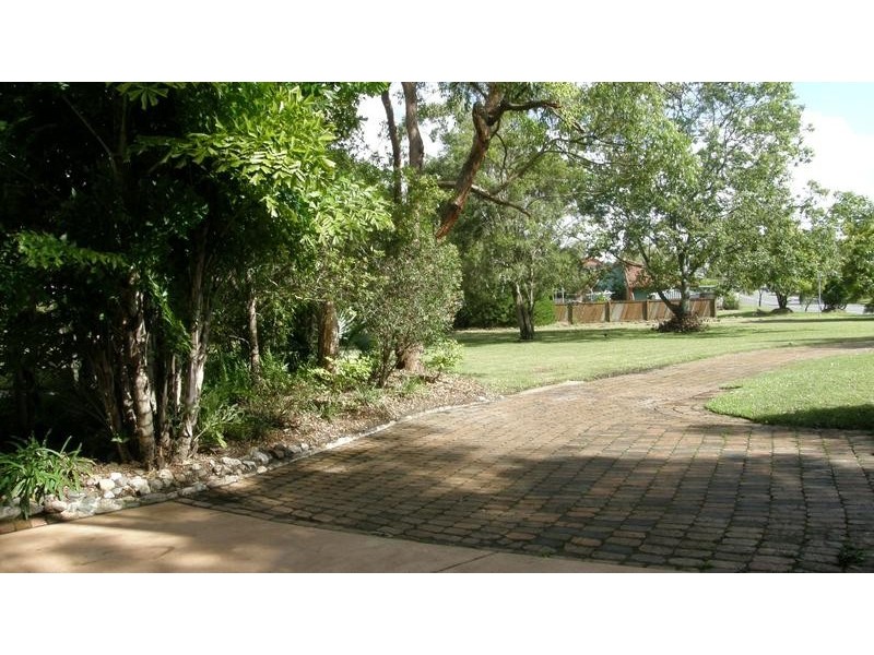 12 Winchester Road, Little Mountain QLD 4551