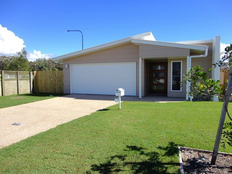 8 Akuna Place, Birtinya QLD 4575