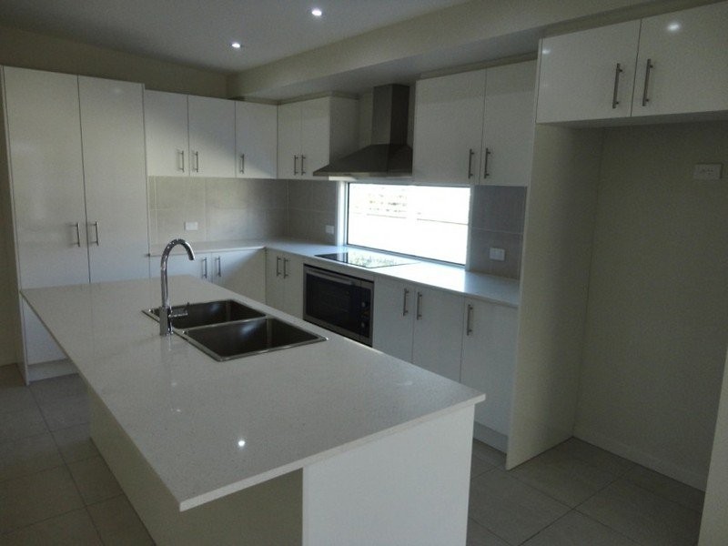 8 Akuna Place, Birtinya QLD 4575