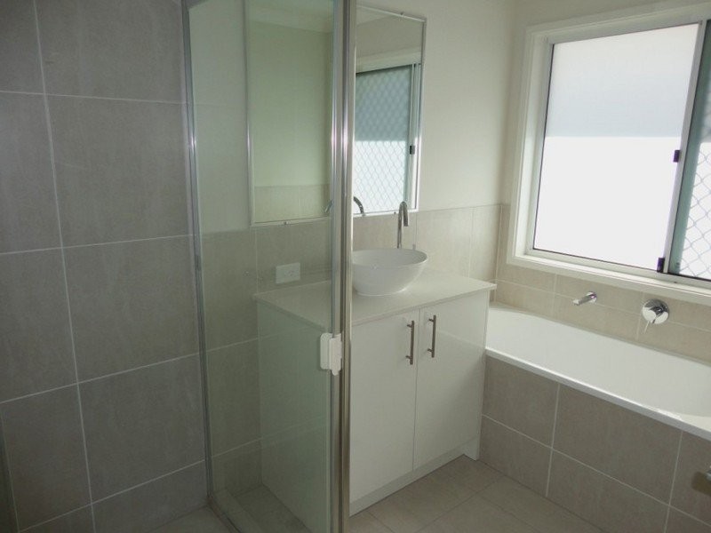 8 Akuna Place, Birtinya QLD 4575