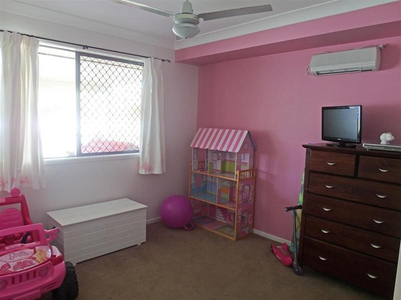 1 Heatherdale Court, Little Mountain QLD 4551