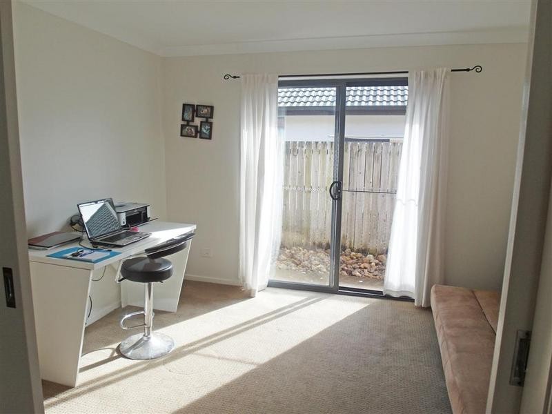 1 Heatherdale Court, Little Mountain QLD 4551