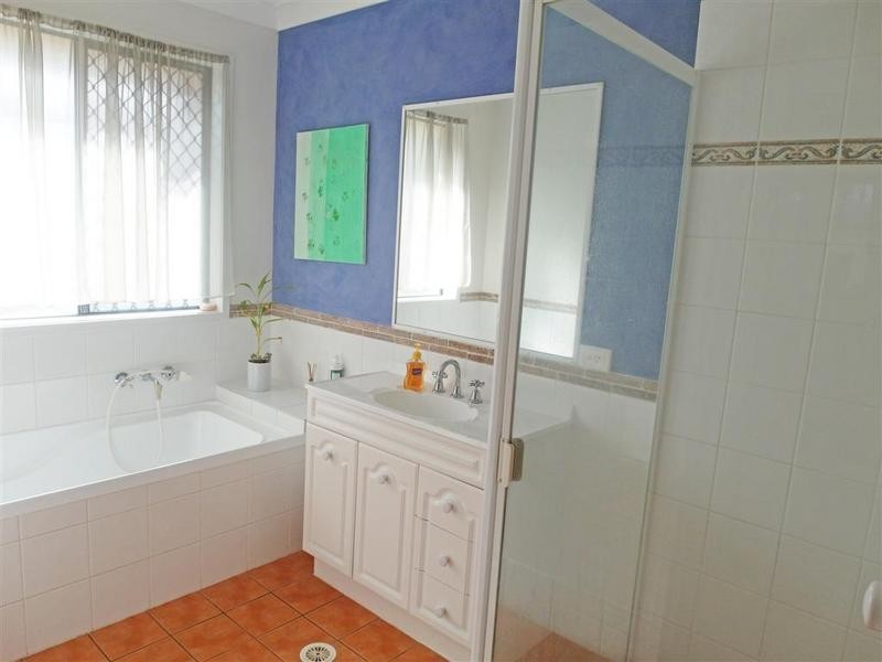 1 Heatherdale Court, Little Mountain QLD 4551