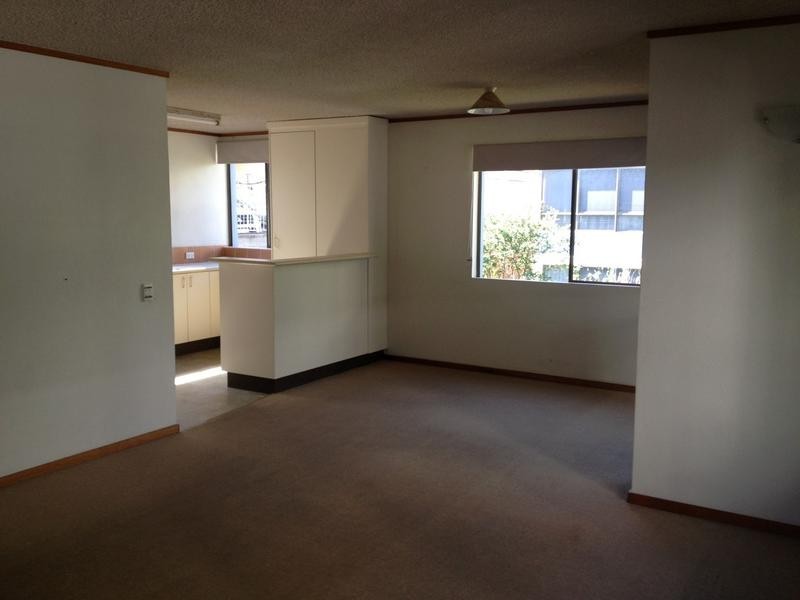 2/13 Merrima Avenue, Kings Beach QLD 4551
