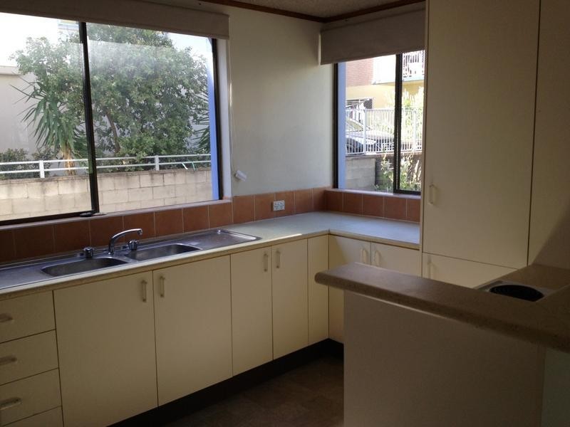 2/13 Merrima Avenue, Kings Beach QLD 4551