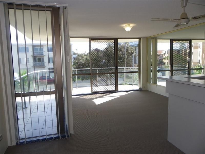 3/7 Latona Avenue, Caloundra QLD 4551