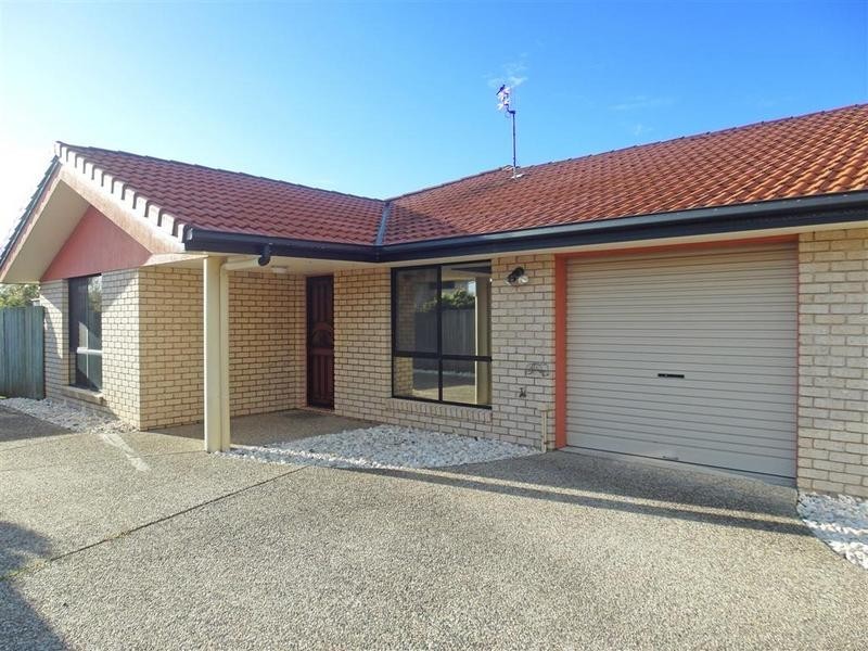 2/11 St James Court, Little Mountain QLD 4551