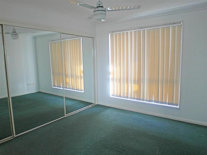 2/11 St James Court, Little Mountain QLD 4551
