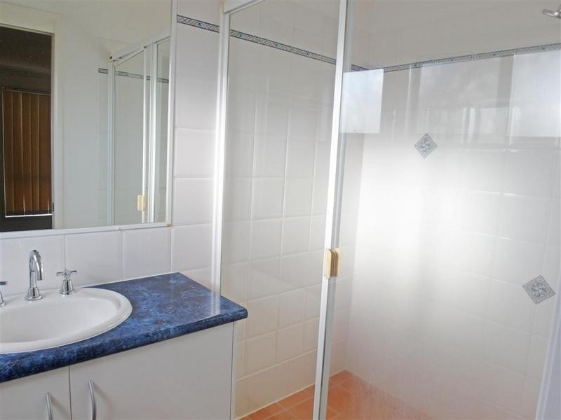 2/11 St James Court, Little Mountain QLD 4551