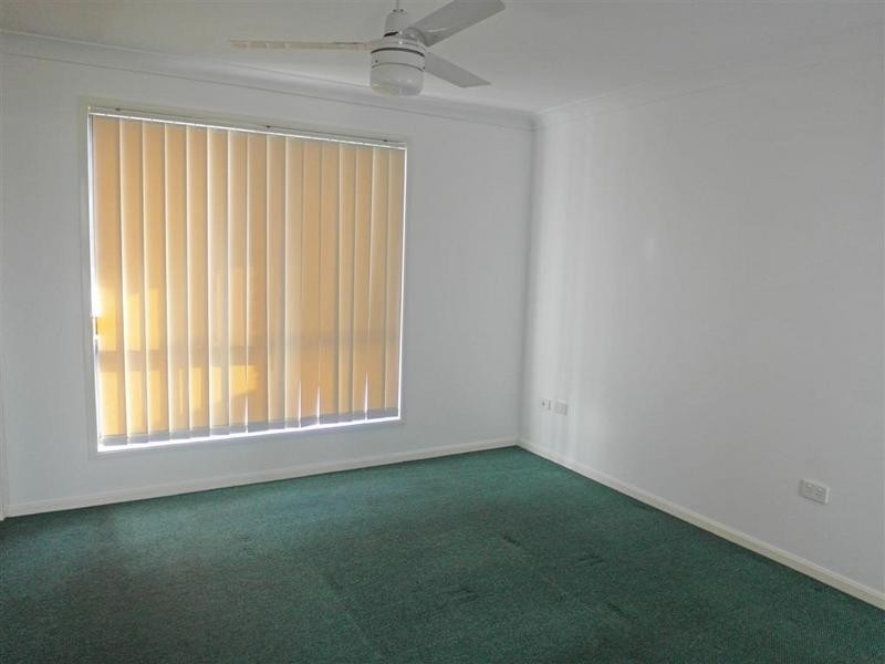 2/11 St James Court, Little Mountain QLD 4551