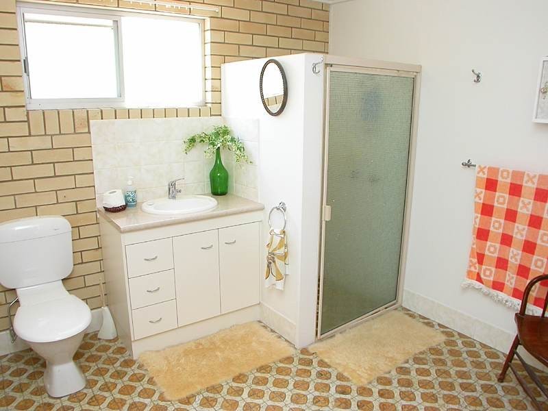 4 Churchill Street, Golden Beach QLD 4551