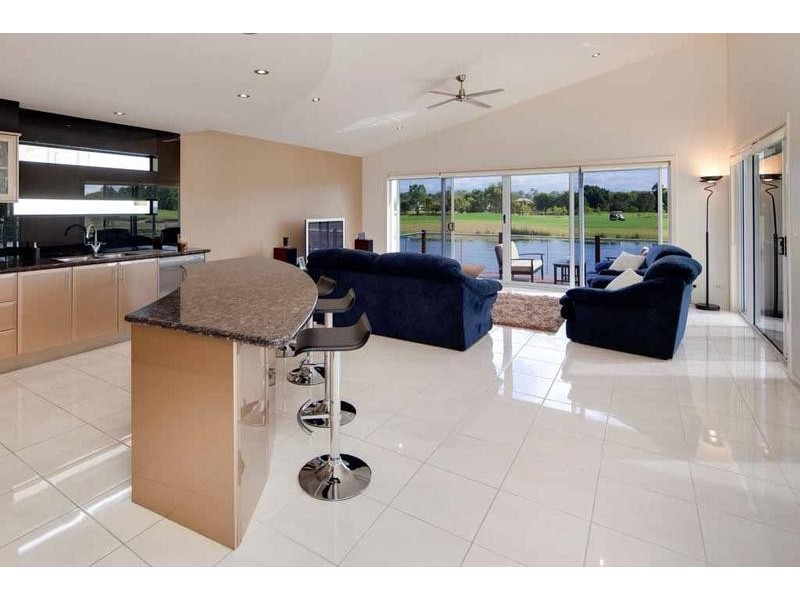 17 Francis Court, Pelican Waters QLD 4551