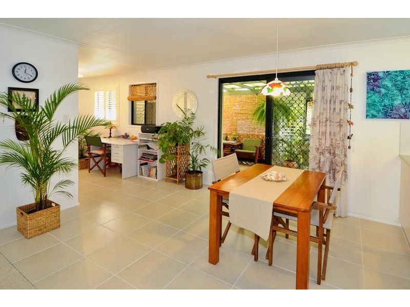 64 Enfield Crescent, Battery Hill QLD 4551