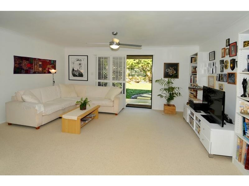 64 Enfield Crescent, Battery Hill QLD 4551