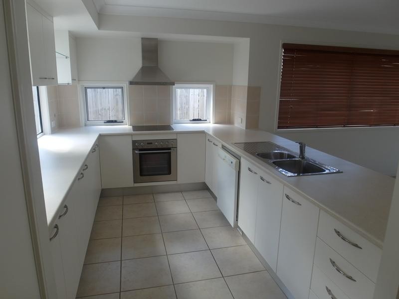 6 Carbeen Place, Meridan Plains QLD 4551