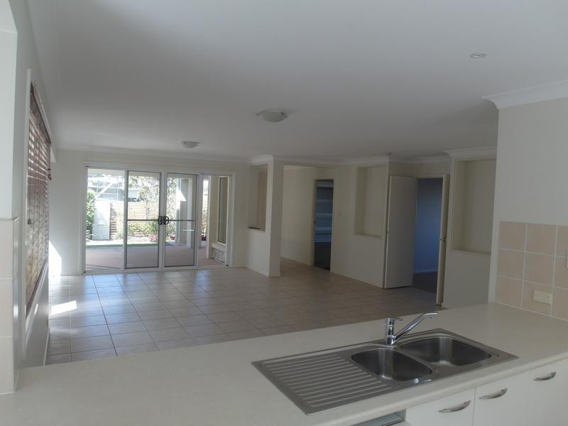 6 Carbeen Place, Meridan Plains QLD 4551