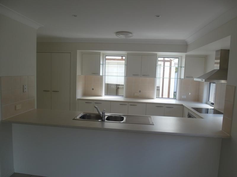 6 Carbeen Place, Meridan Plains QLD 4551