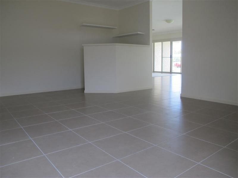 28 Maddock Avenue, Mooloolah Valley QLD 4553