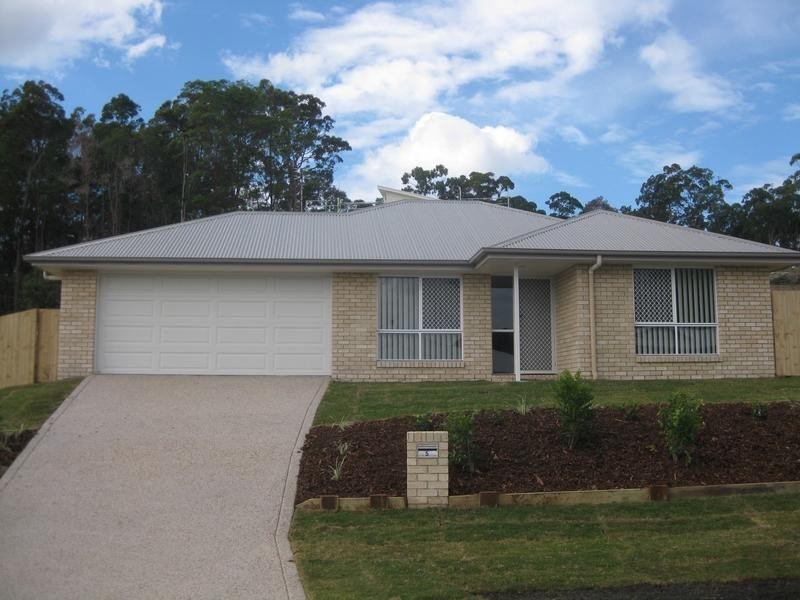 5 Middle Creek Road, Little Mountain QLD 4551