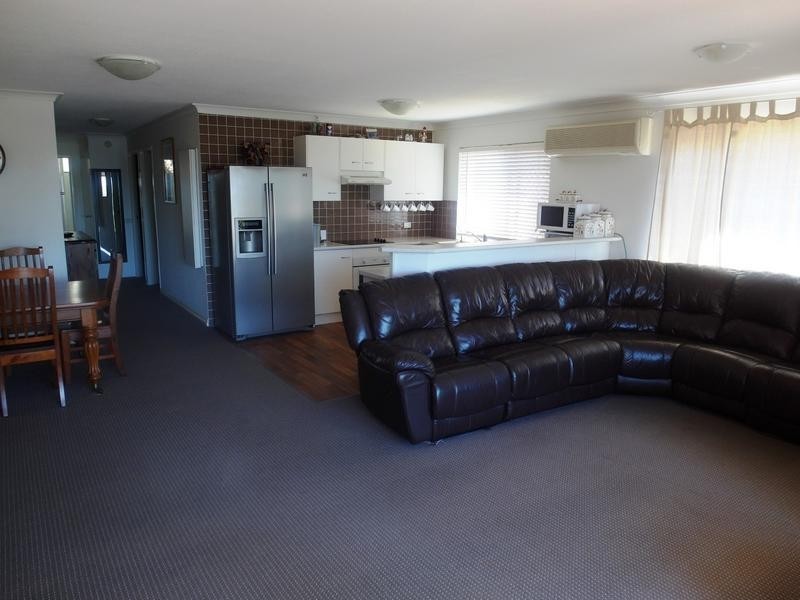2/6 Upper Gay Terrace, Kings Beach QLD 4551