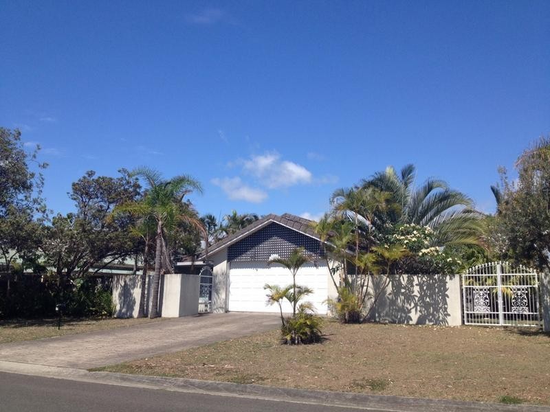 18 Magnolia Drive, Bokarina QLD 4575