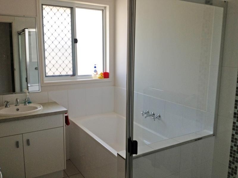 5 Middle Creek Road, Little Mountain QLD 4551