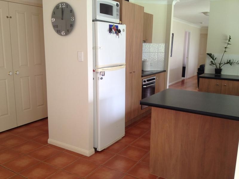 5 Carolyn Court, Little Mountain QLD 4551