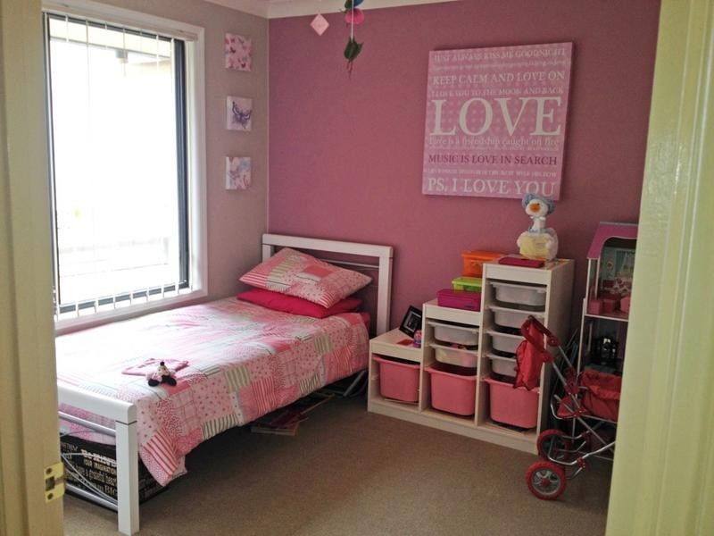 5 Carolyn Court, Little Mountain QLD 4551