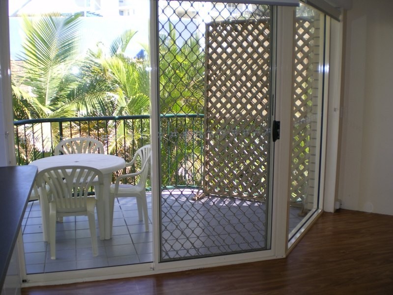 10/60 Lower Gay Terrace, Kings Beach QLD 4551
