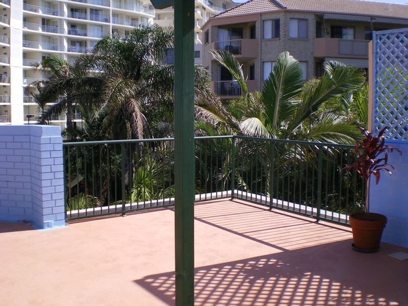 10/60 Lower Gay Terrace, Kings Beach QLD 4551